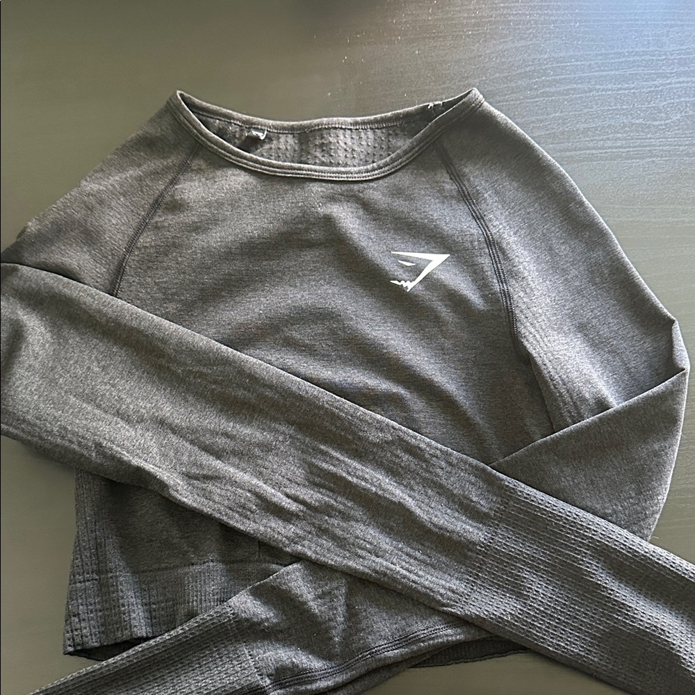 Gymshark Women's Seamless Crew Long-Sleeve Crop Sweater — Charcoal